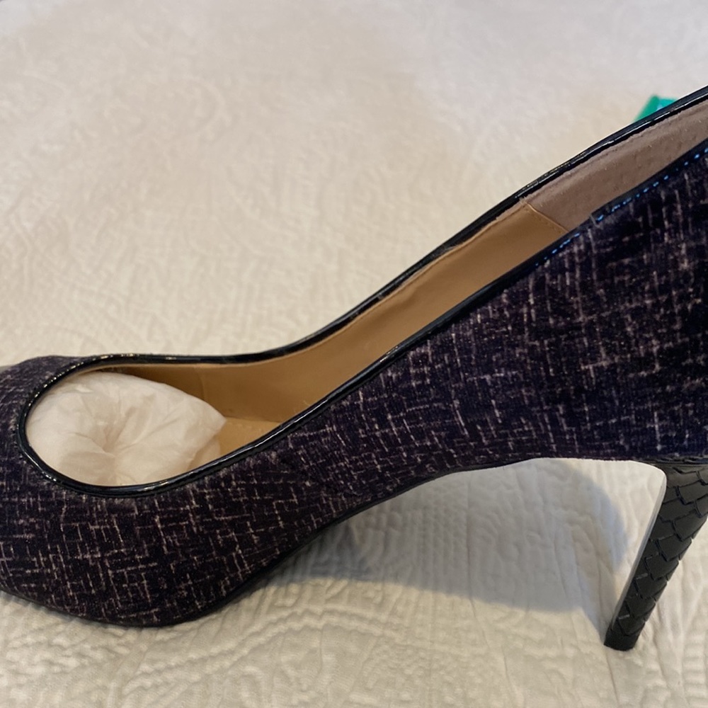 Shoes - Picture 8 of 10